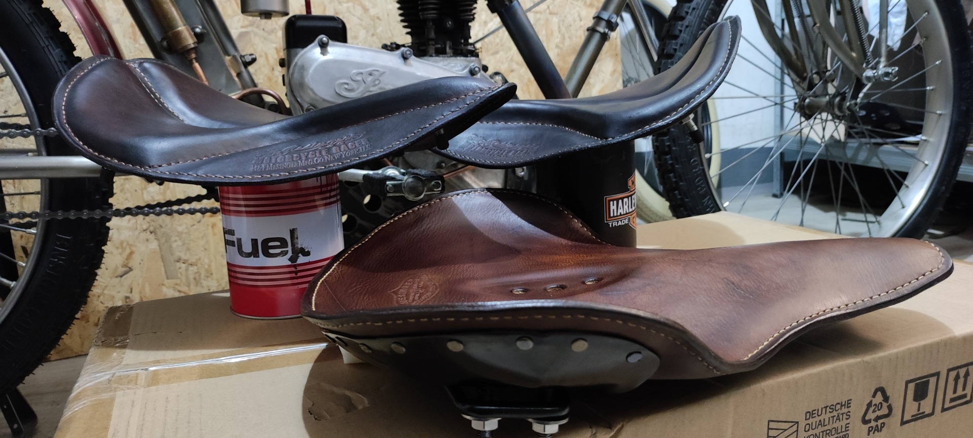 Racer Seat 320€....Mesinger #3 450€